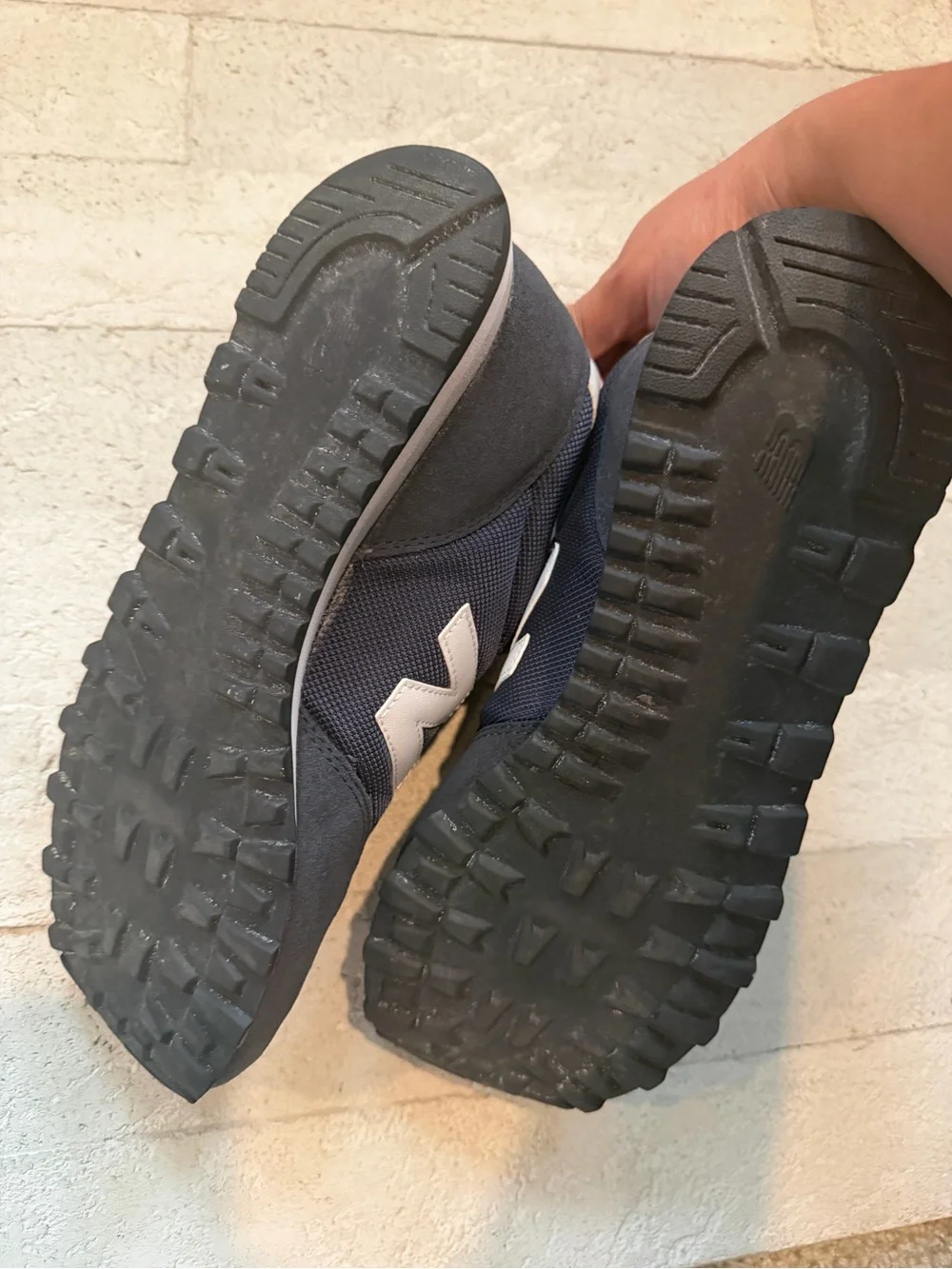 New Balance Men's Navy and White Retro Trainer Sneakers